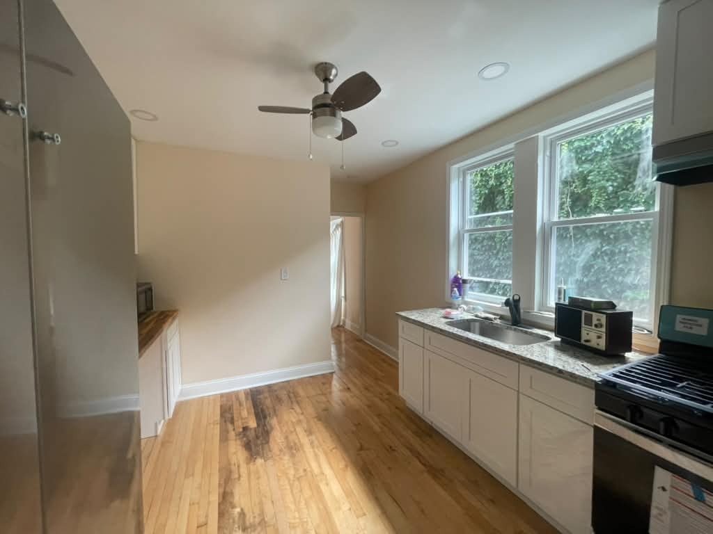 8824 S Throop Street Property Photo 4
