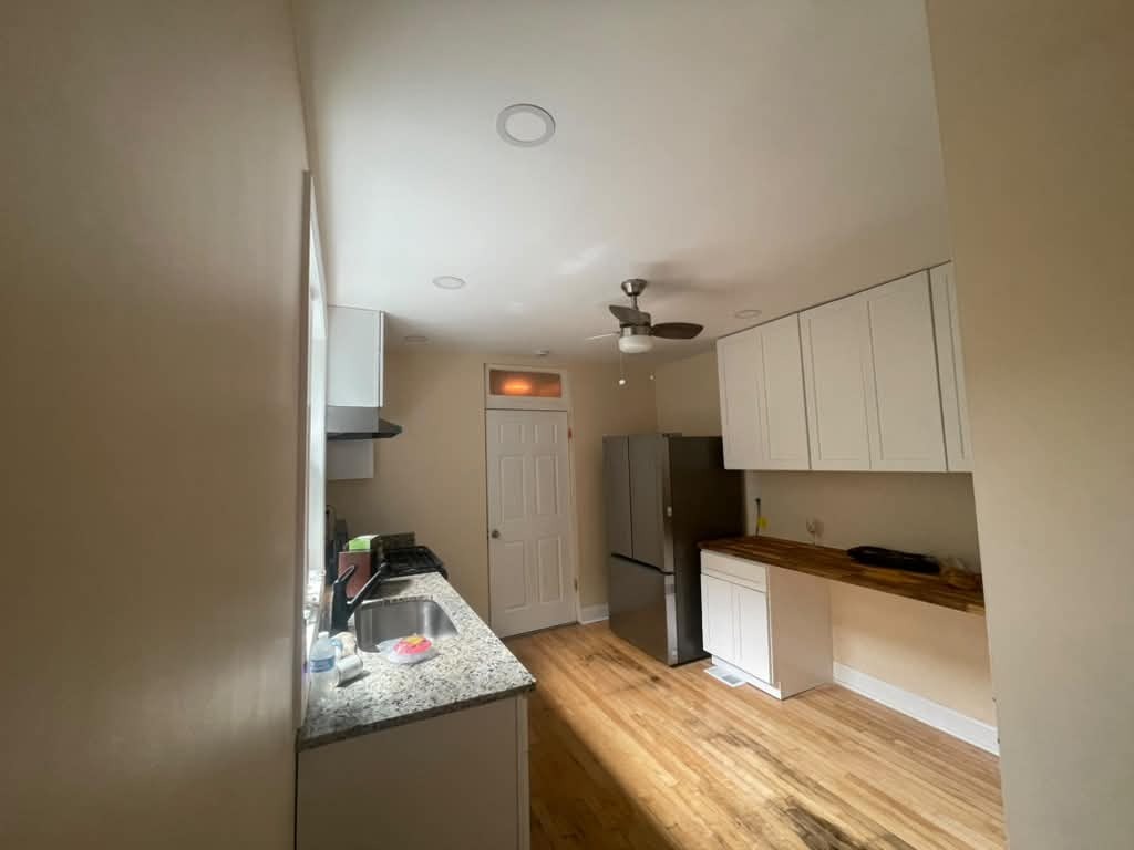 8824 S Throop Street Property Photo 5