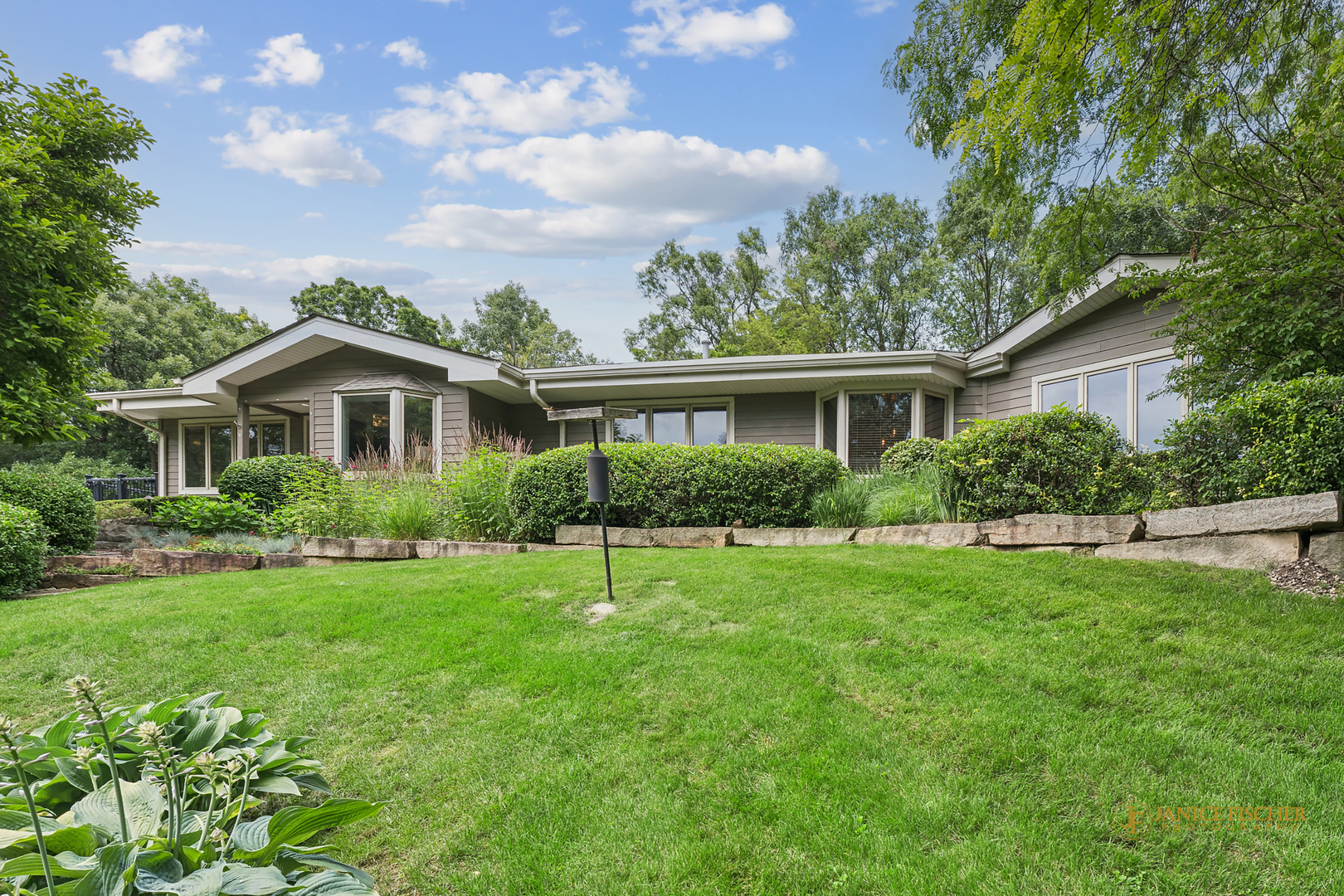 501 Lakepoint Drive Property Photo 1