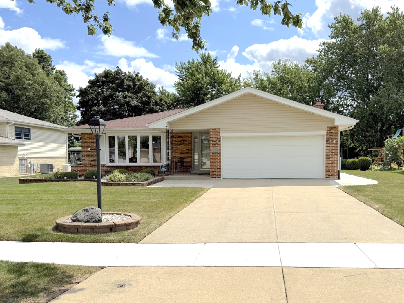 7129 Exner Road Property Photo 1