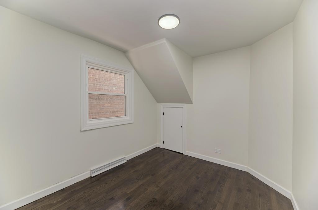 6218 W Foster Avenue Property Photo 16