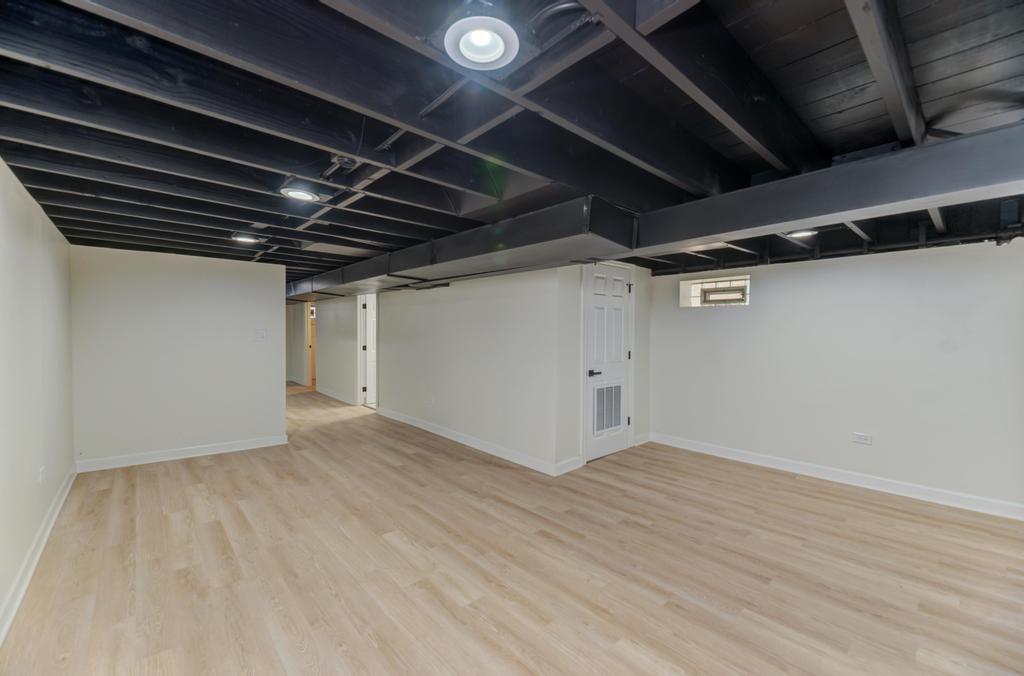 6218 W Foster Avenue Property Photo 28