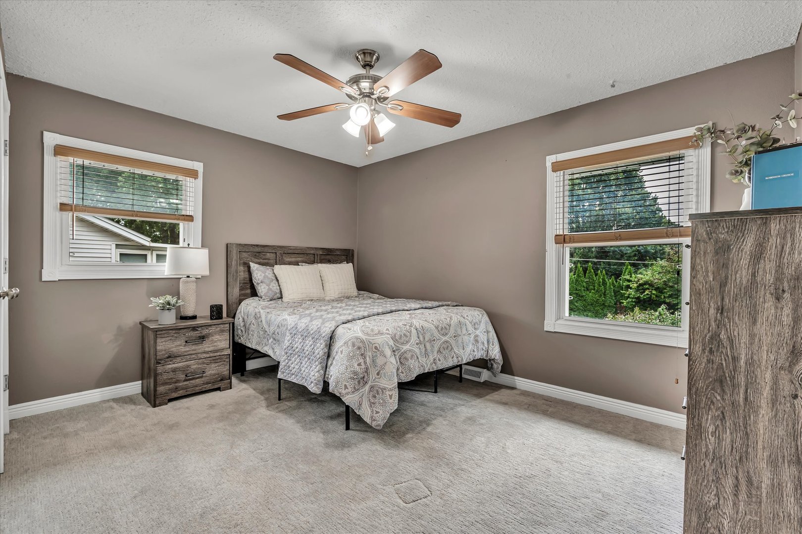 2207 Waveland Drive Property Photo 8