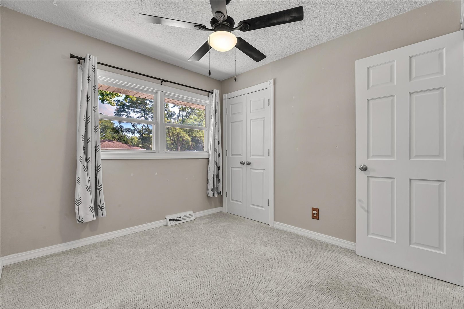 2207 Waveland Drive Property Photo 14