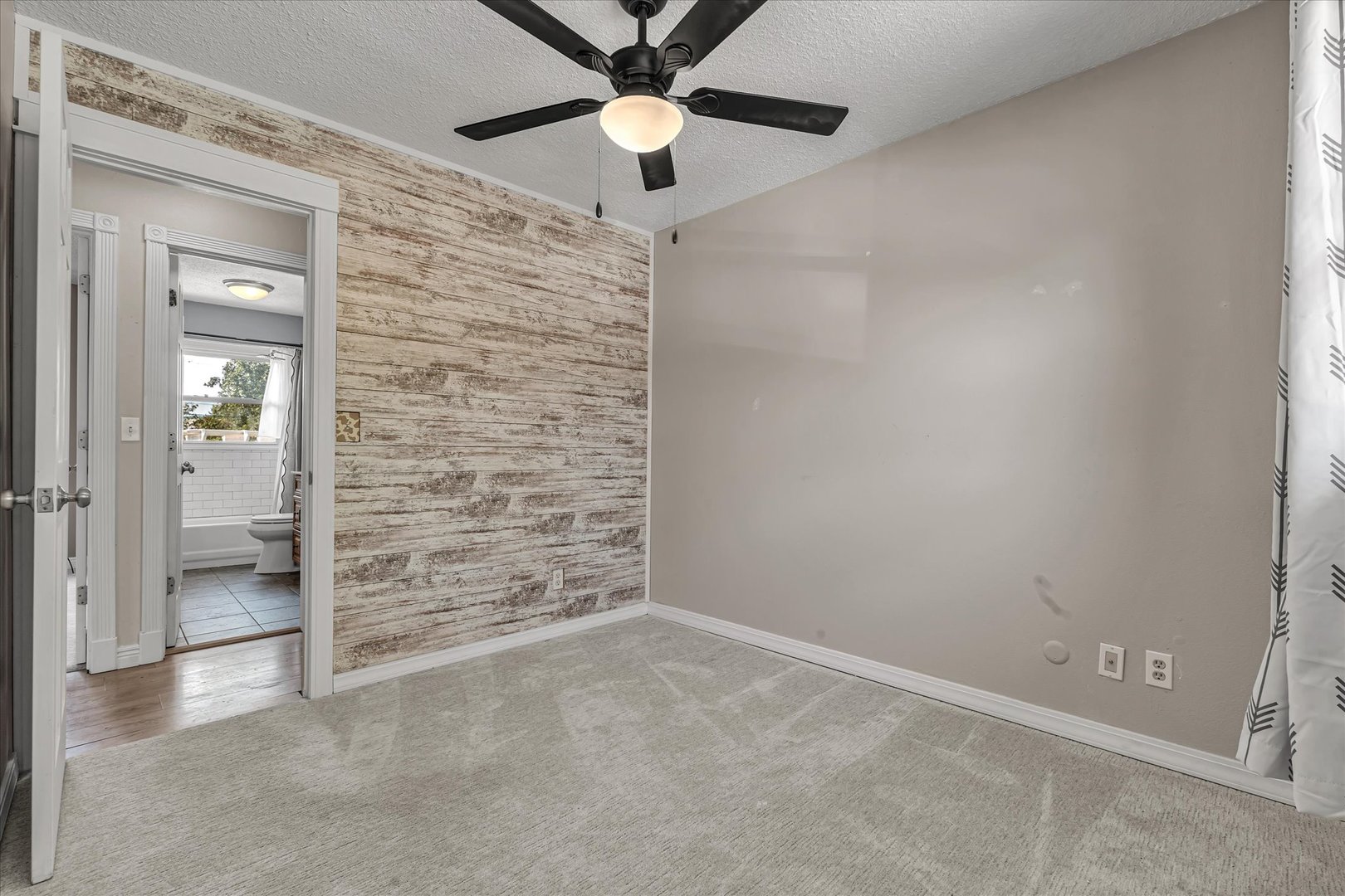 2207 Waveland Drive Property Photo 15