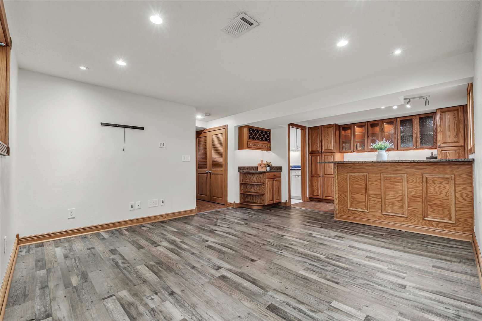 2207 Waveland Drive Property Photo 18
