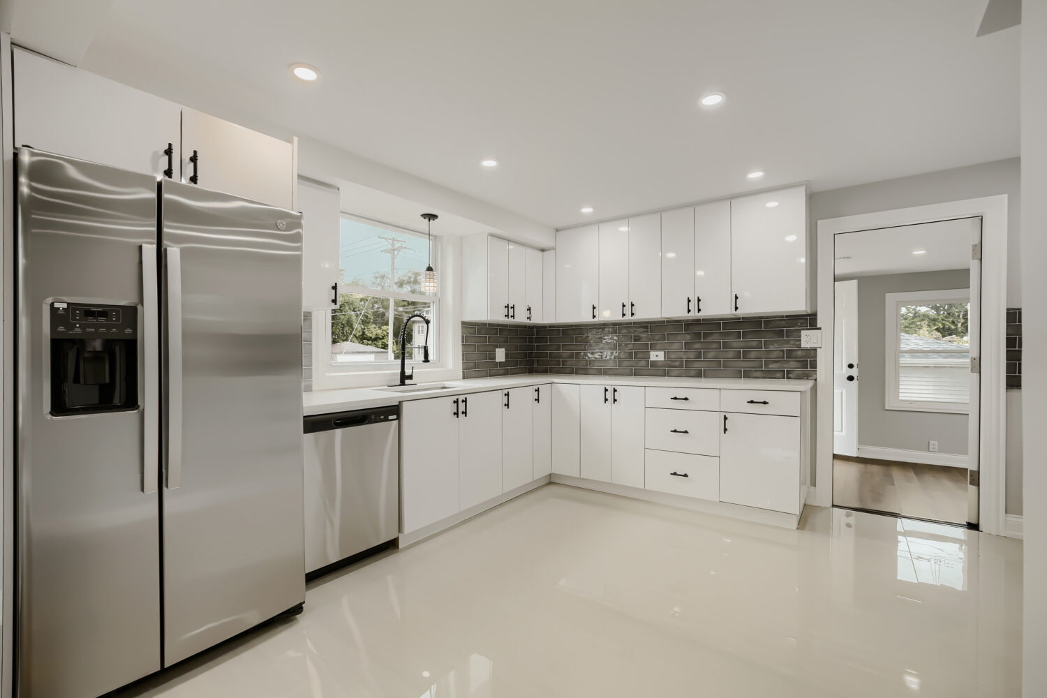 12540 S Wood Street Property Photo 8
