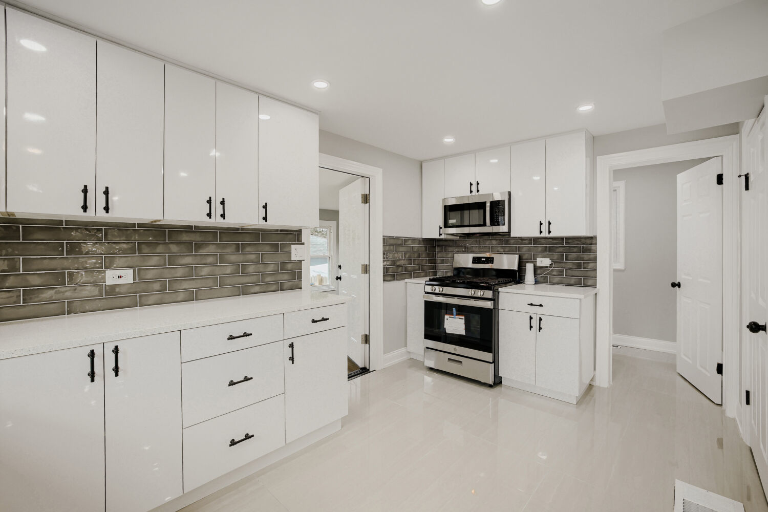 12540 S Wood Street Property Photo 9