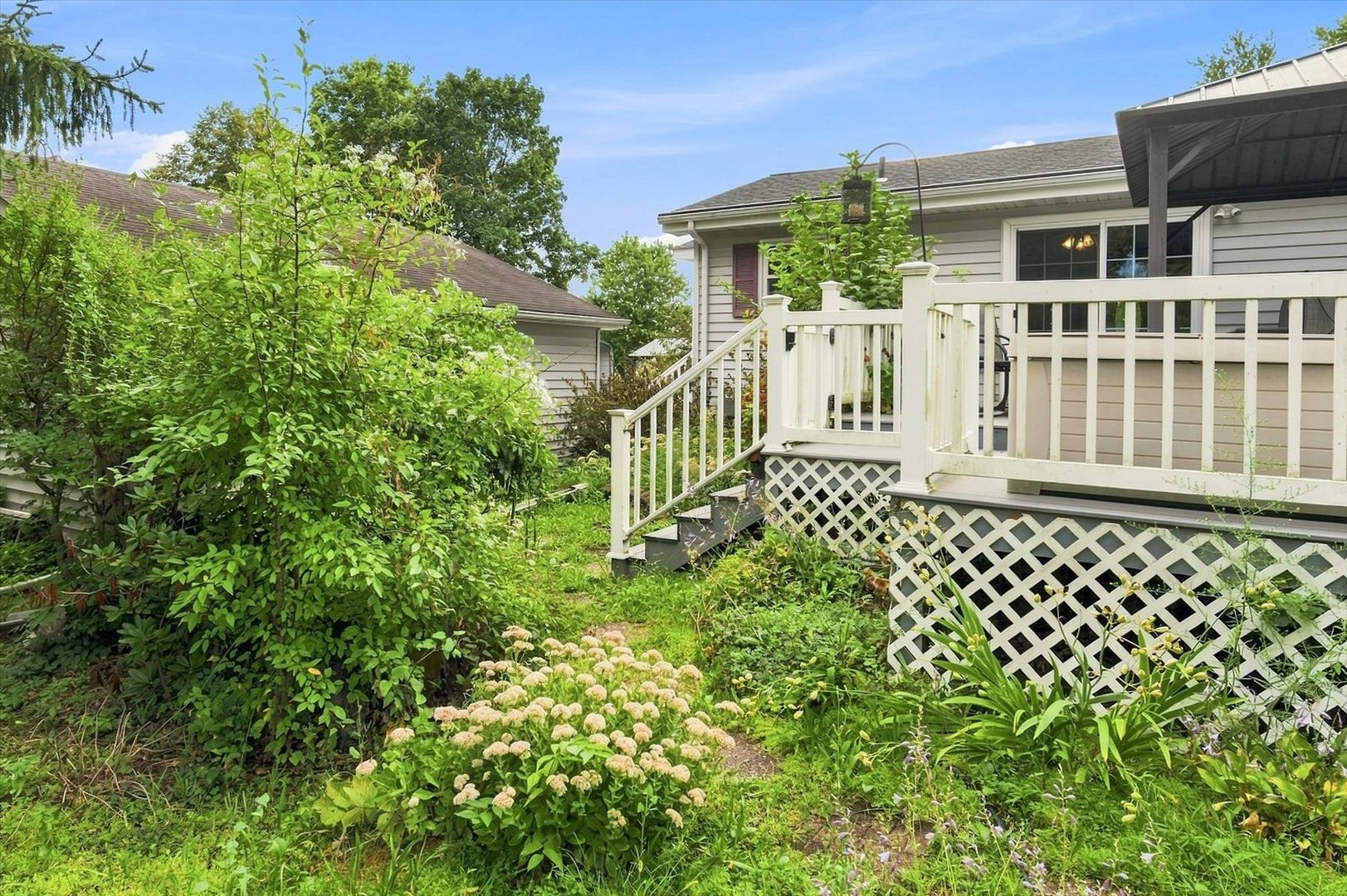 808 Warren Street Property Photo 5