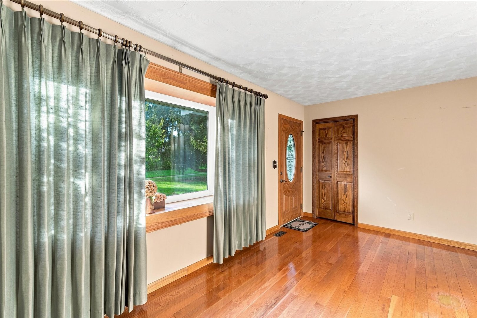 808 Warren Street Property Photo 13