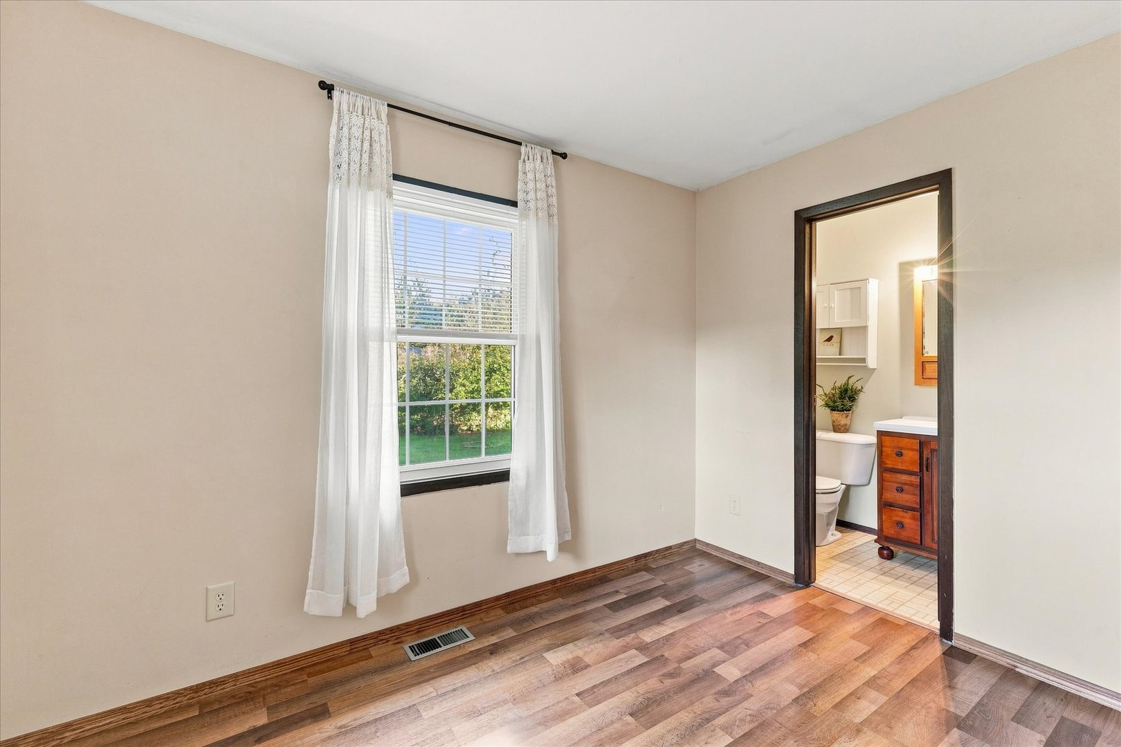 808 Warren Street Property Photo 19