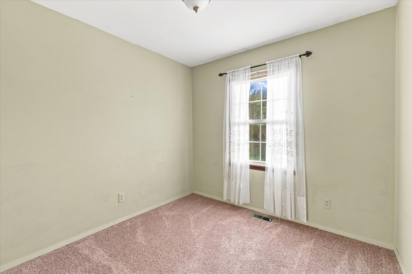 808 Warren Street Property Photo 22