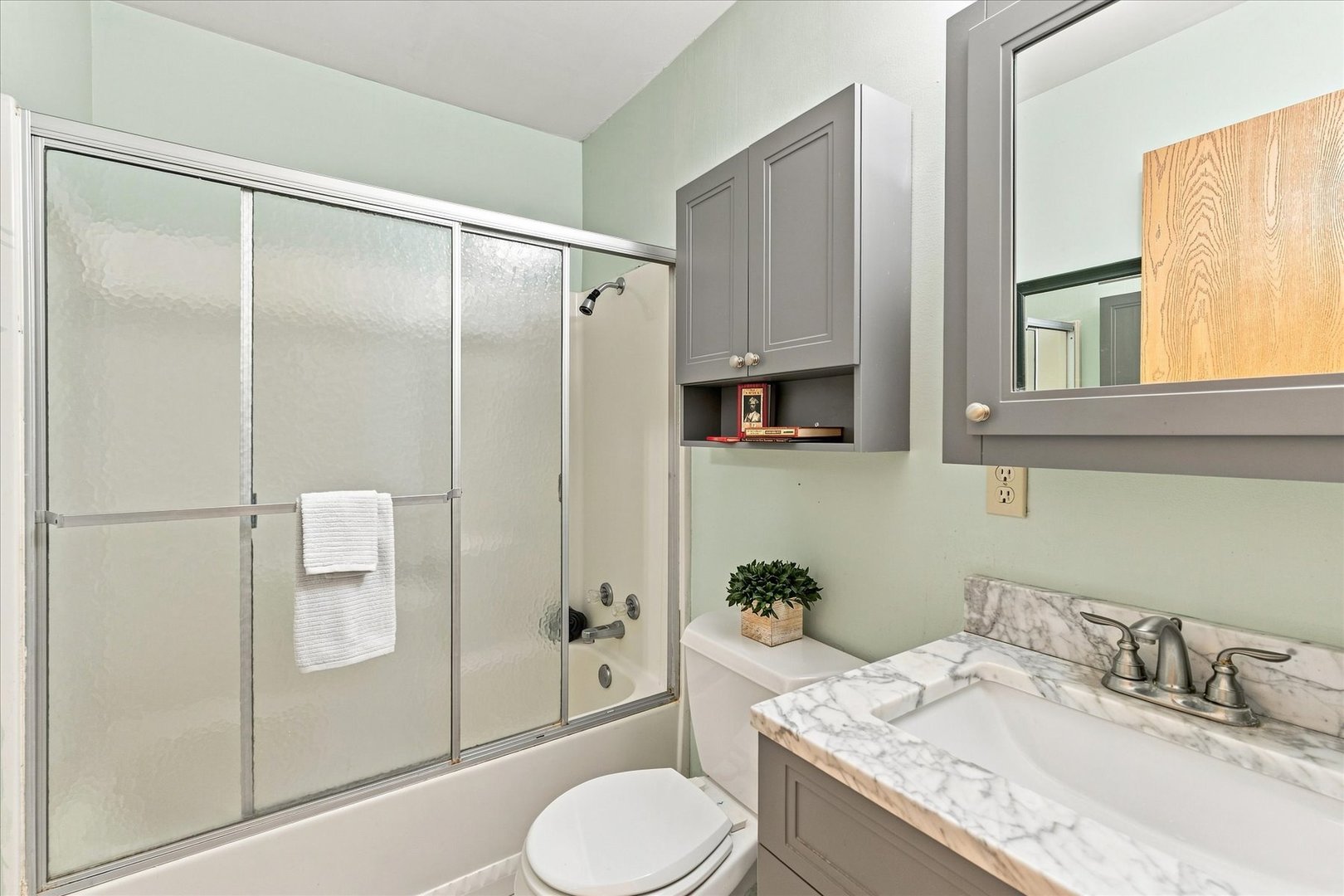 808 Warren Street Property Photo 24