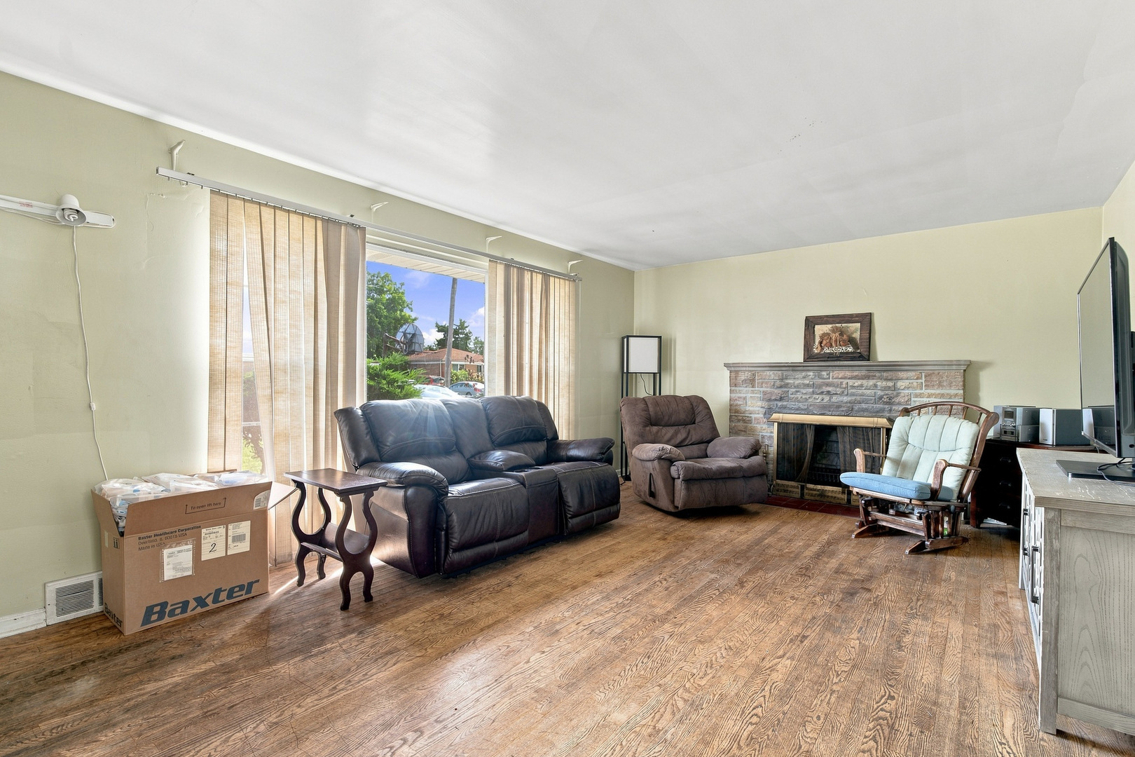 2700 Sarah Street Property Photo 4