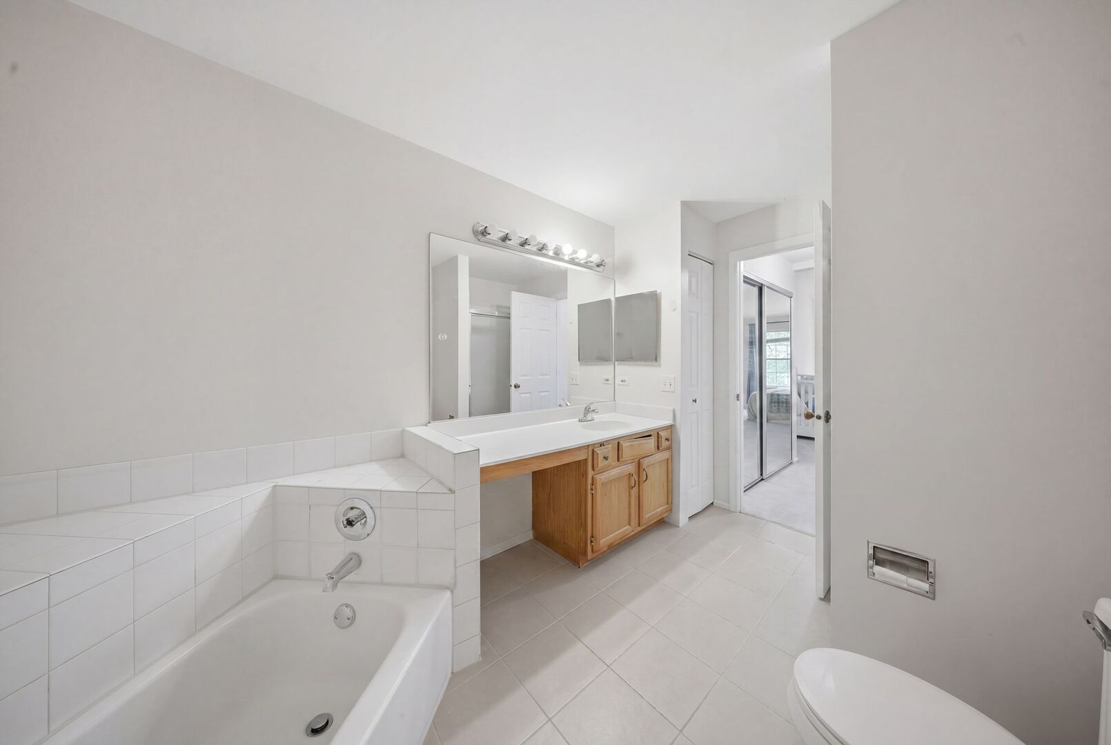 206 Glasgow Lane B206 Property Photo 14
