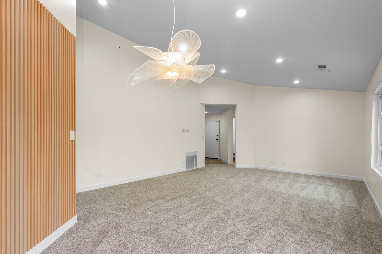 1727 W Hawkes Street 8 Property Photo 8