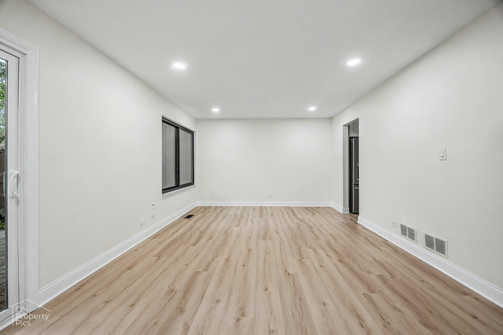 524 Yosemite Court Property Photo 6