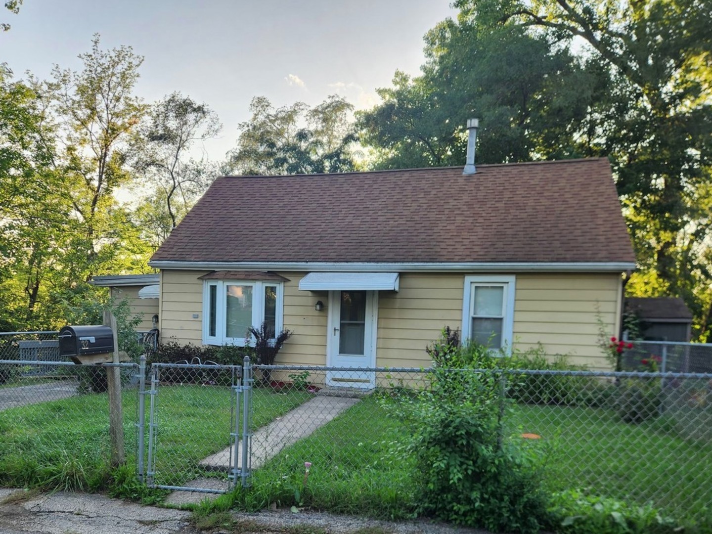 32 Arlington Lane Property Photo 1