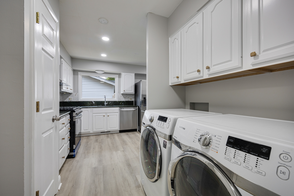 574 Ridge Avenue Property Photo 11