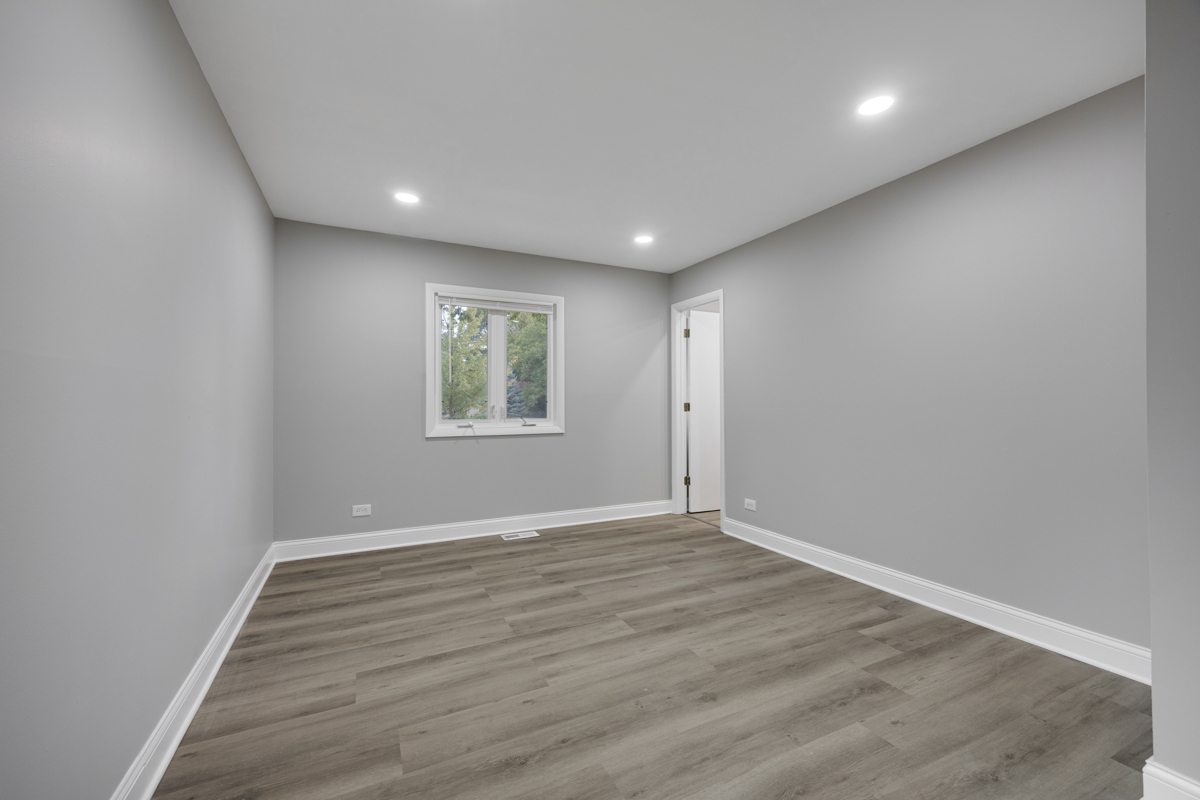 574 Ridge Avenue Property Photo 12