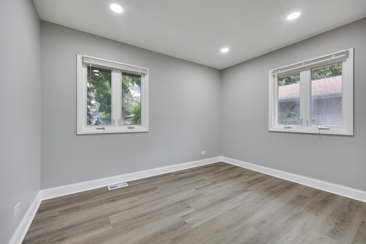 574 Ridge Avenue Property Photo 14