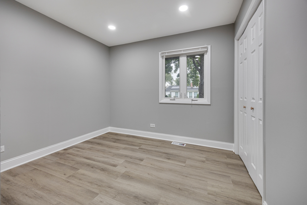 574 Ridge Avenue Property Photo 16