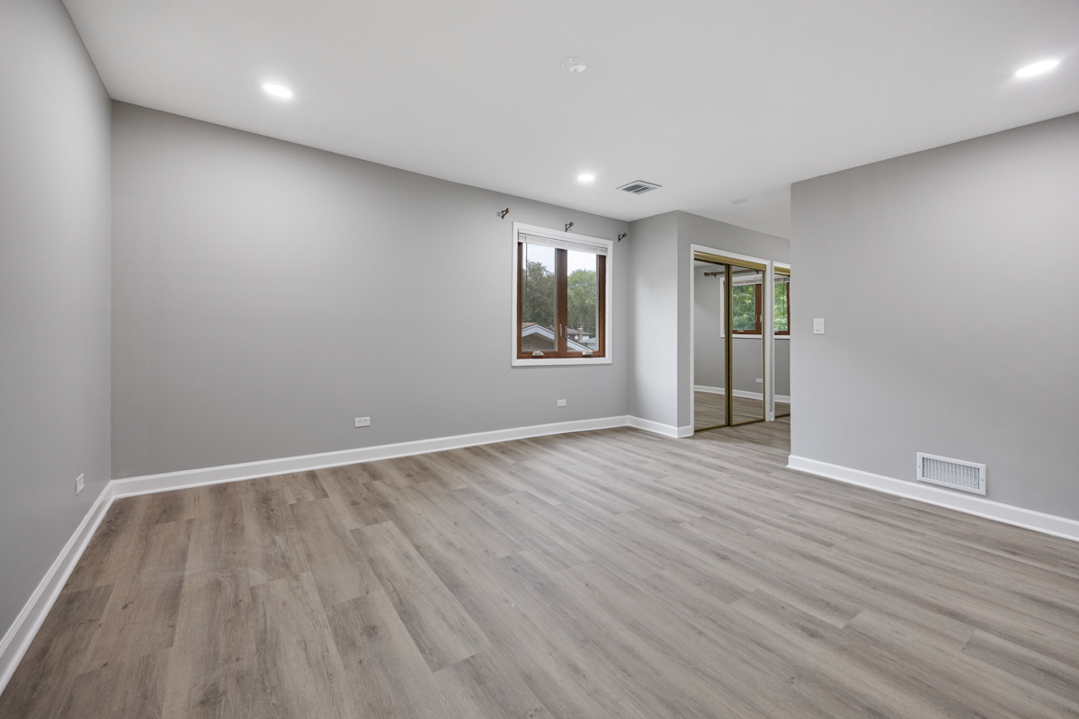 574 Ridge Avenue Property Photo 19