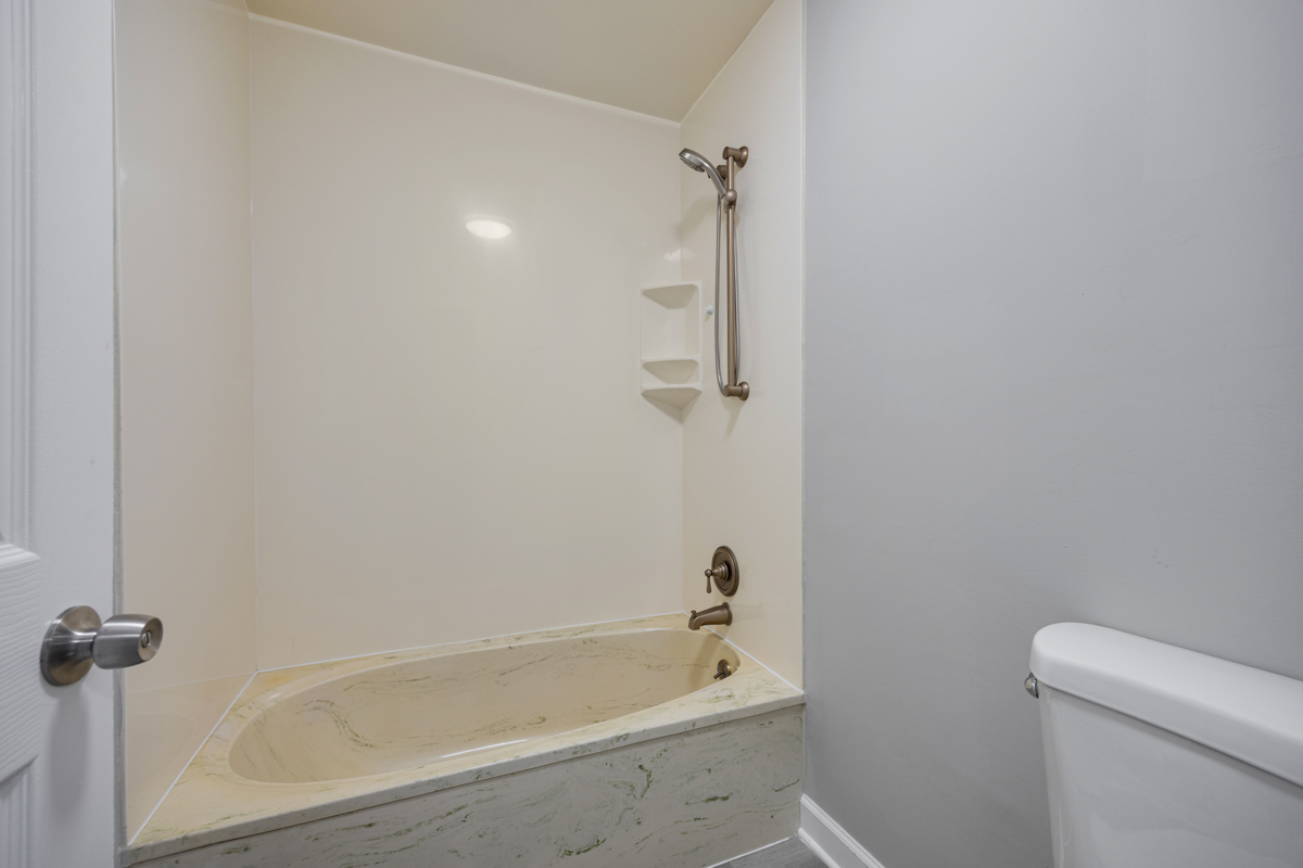 574 Ridge Avenue Property Photo 21