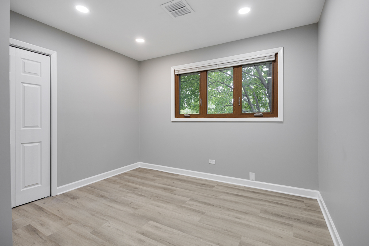 574 Ridge Avenue Property Photo 24
