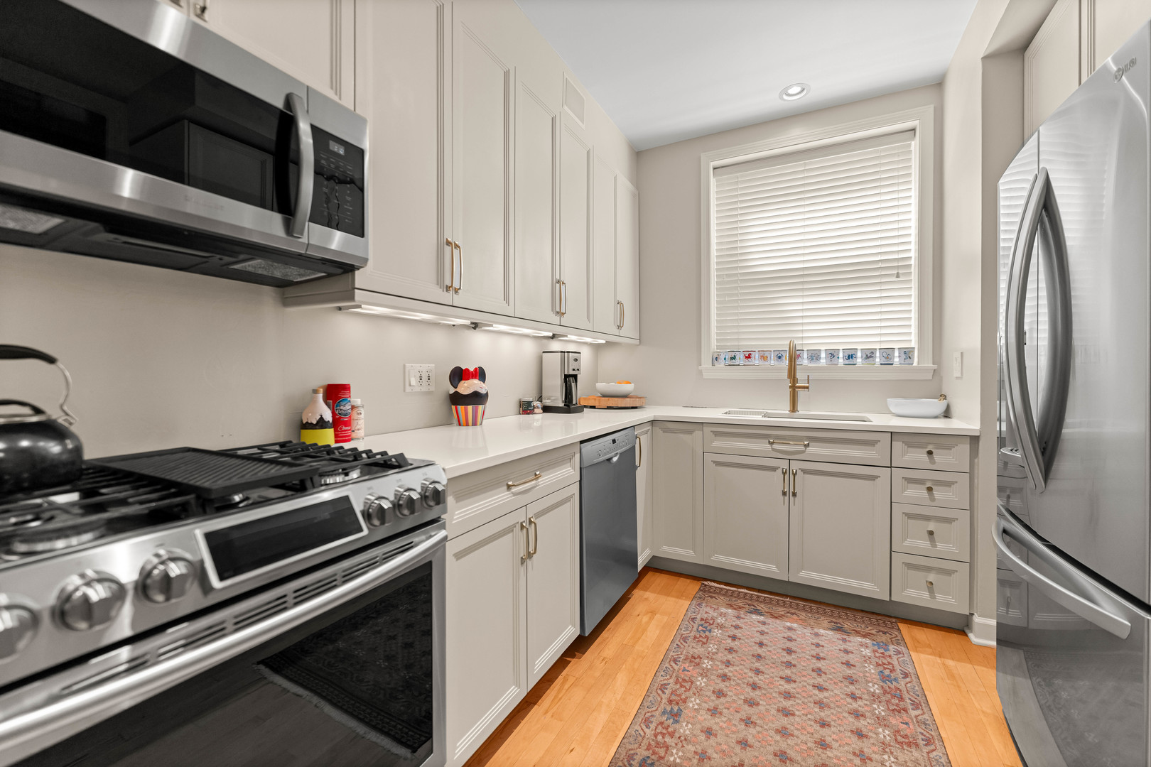 832 W Gunnison Street 2s Property Photo 12