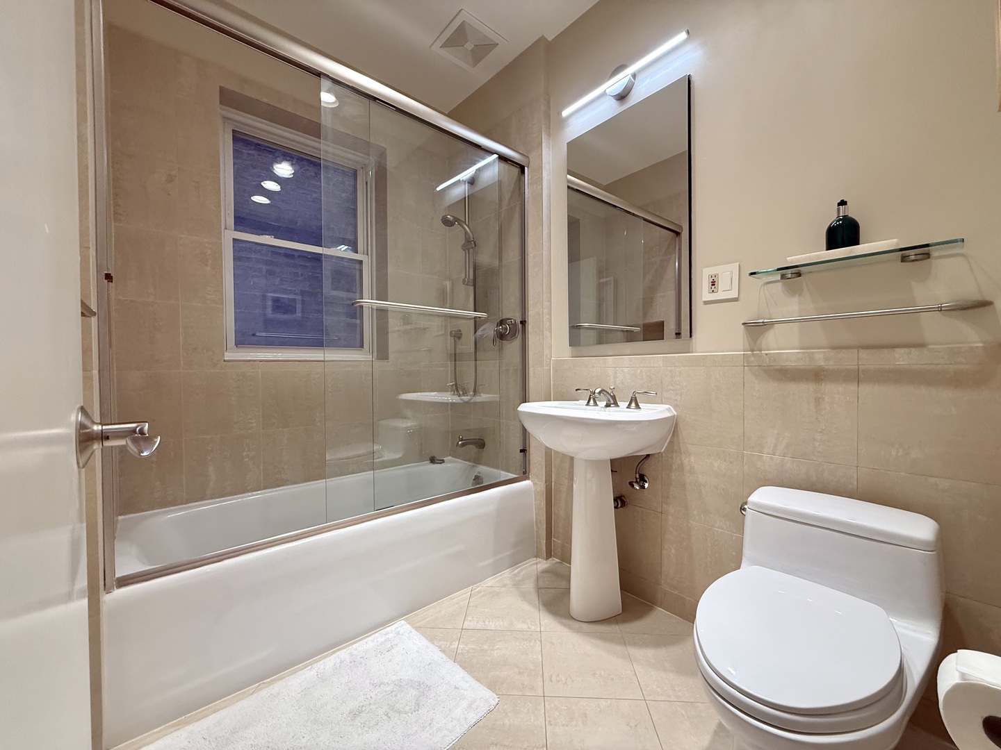 832 W Gunnison Street 2s Property Photo 19