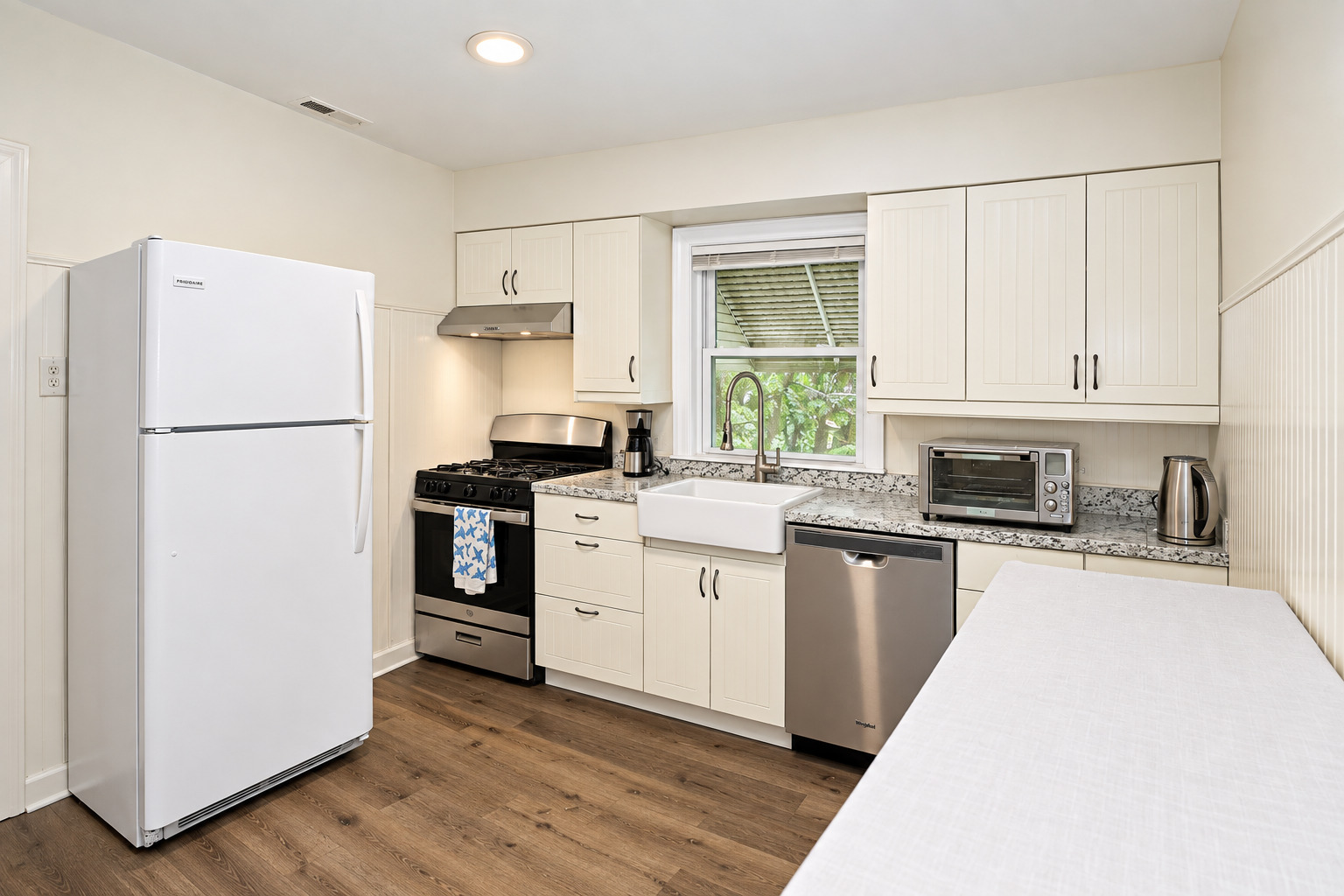 1226 Circle Avenue Property Photo 11