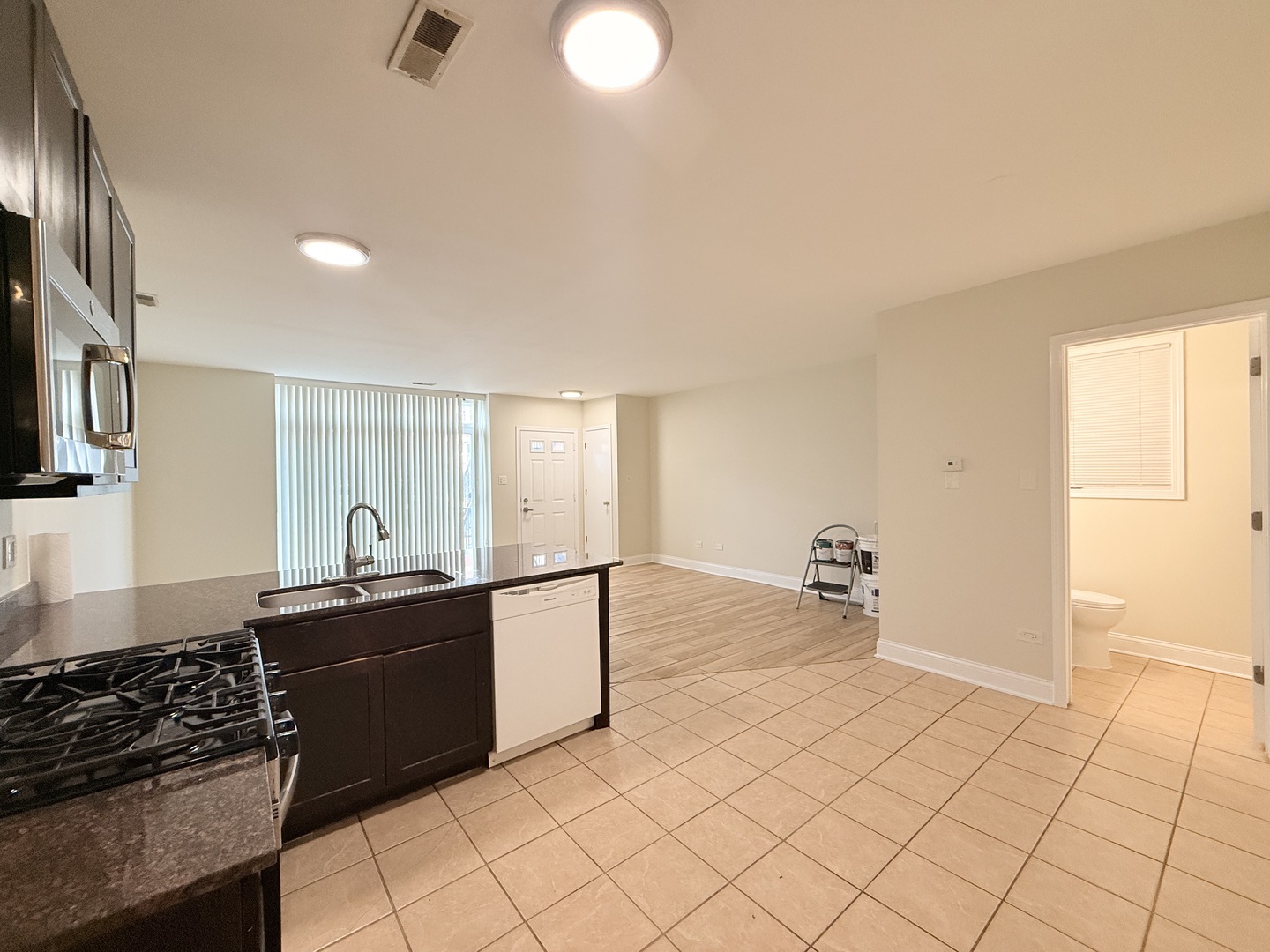 2731 W Polk Street 1 Property Photo 3