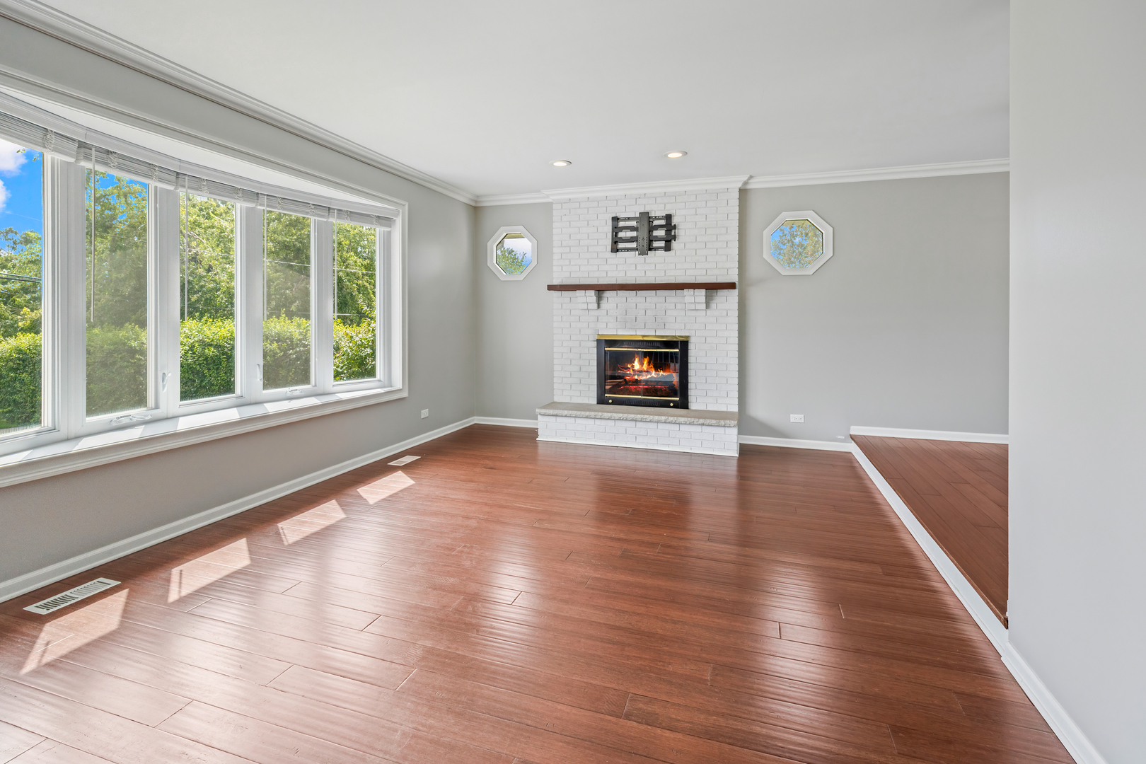 17008 Forest Avenue Property Photo 4