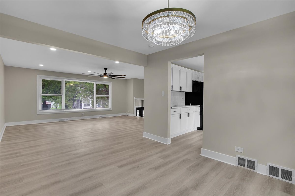 16101 Avalon Avenue Property Photo 9