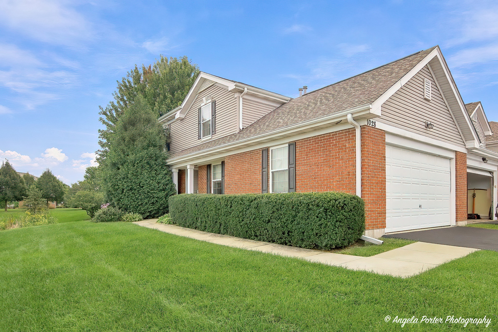 1028 DRAPER Road Property Photo 1