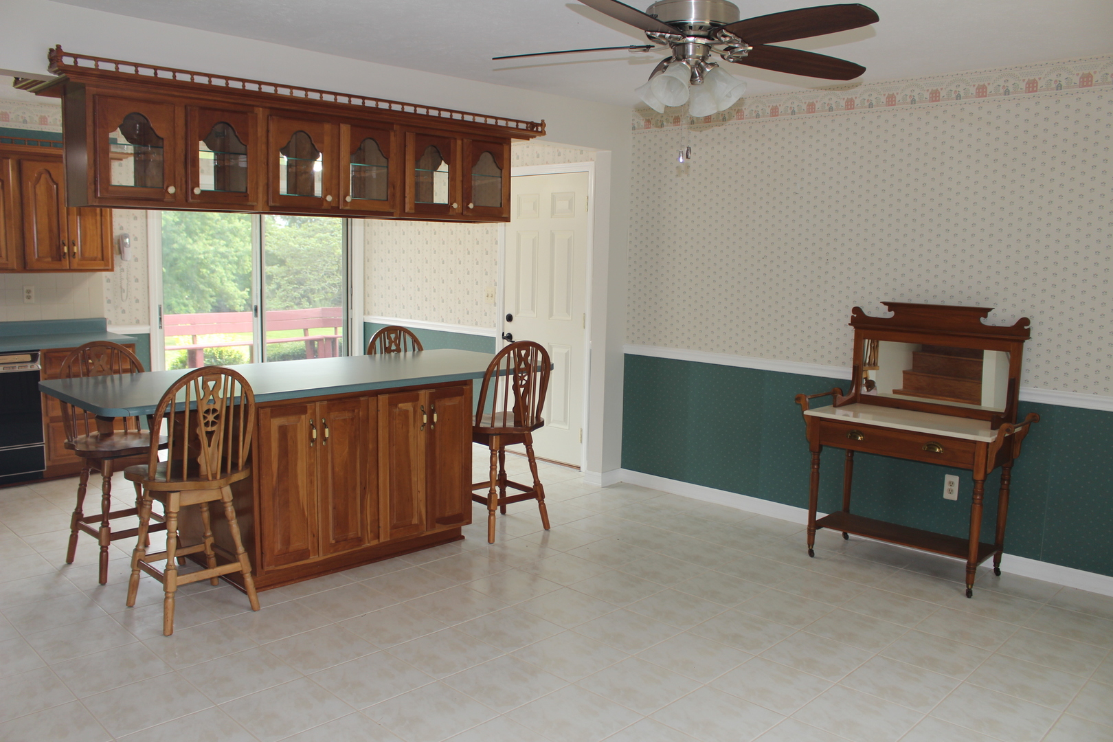 1119 E Clinton Avenue Property Photo 15