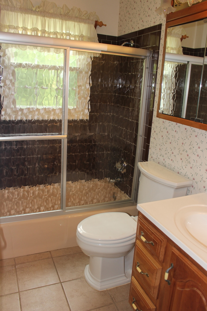 1119 E Clinton Avenue Property Photo 21
