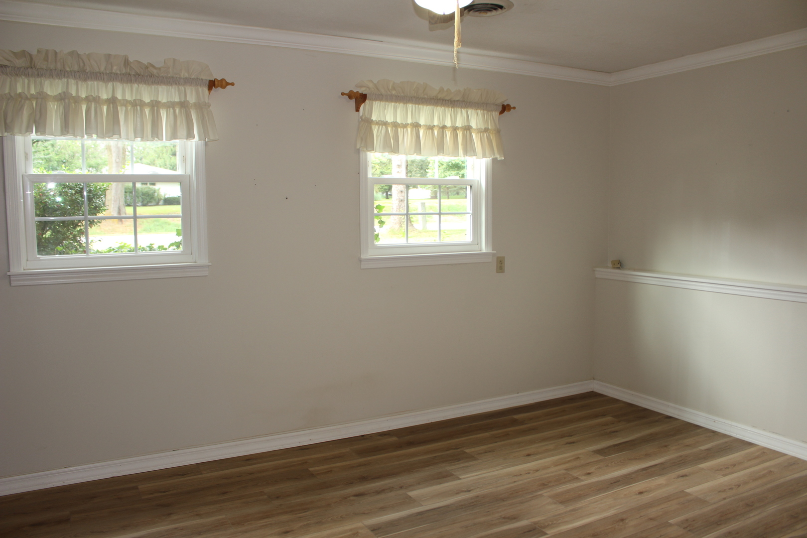 1119 E Clinton Avenue Property Photo 25