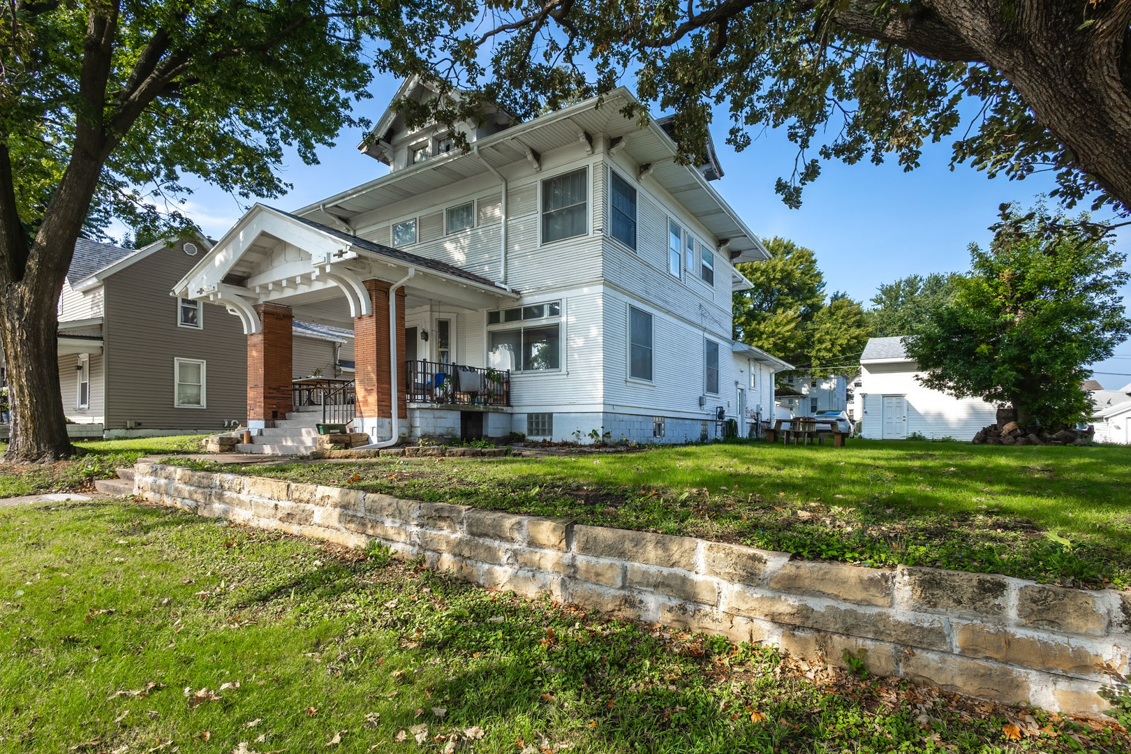 1718 N Marquette Street Property Photo 2