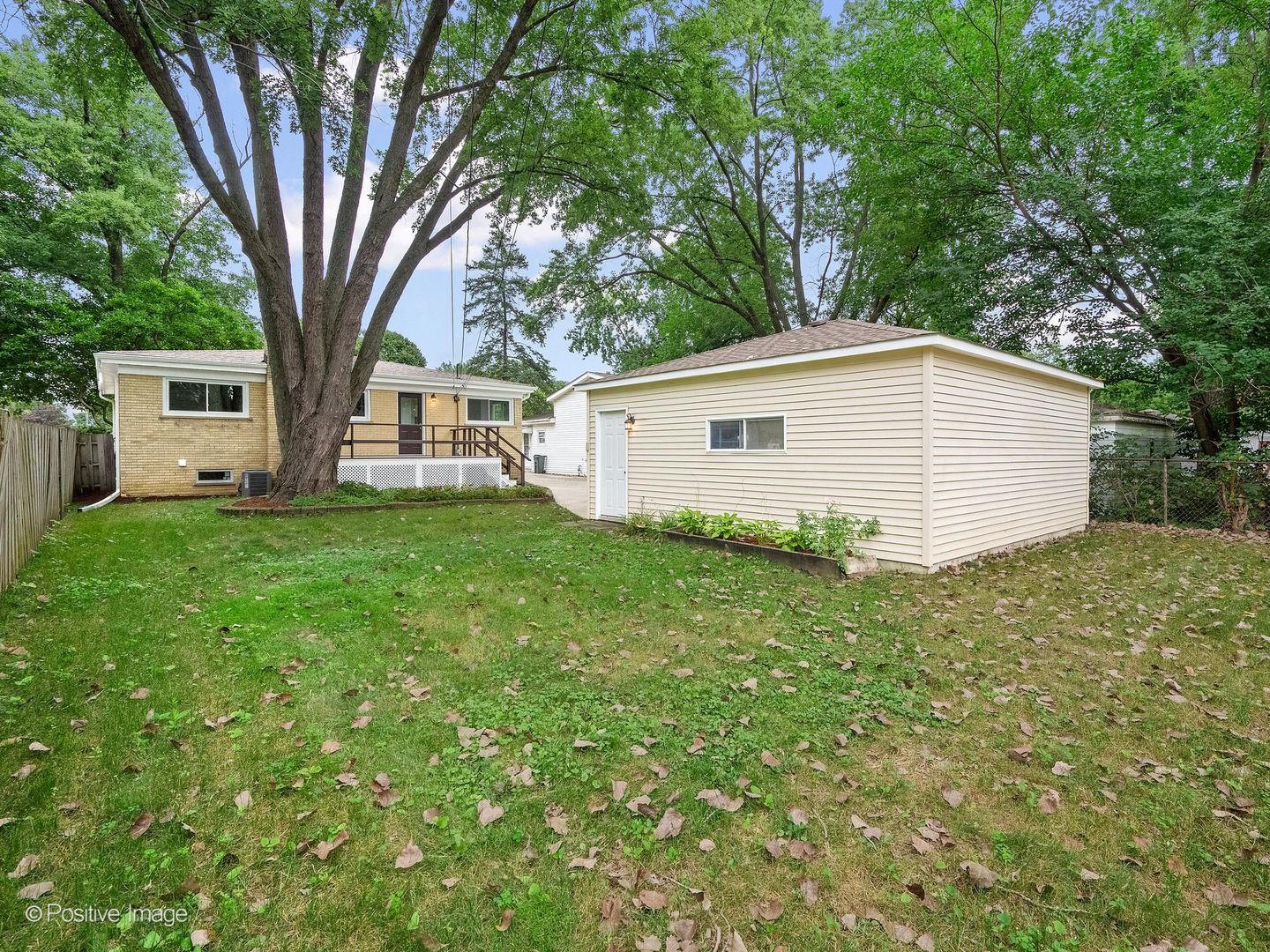 579 Dawes Avenue Property Photo 32
