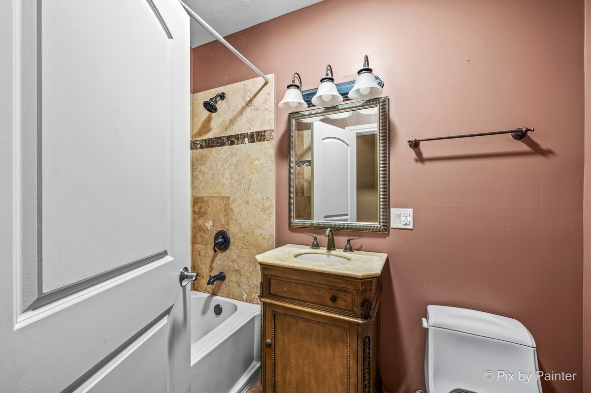 5207 S Indiana Avenue 2 Property Photo 8