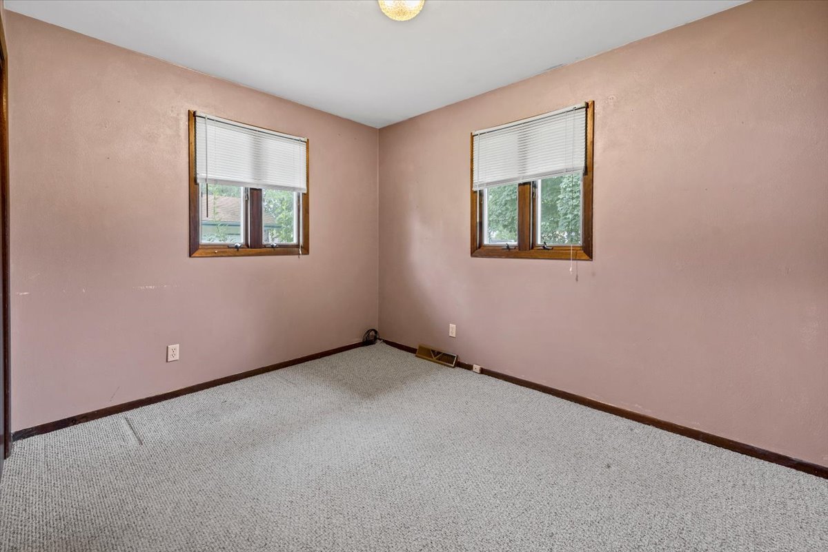 3932 Lemans Drive Property Photo 17
