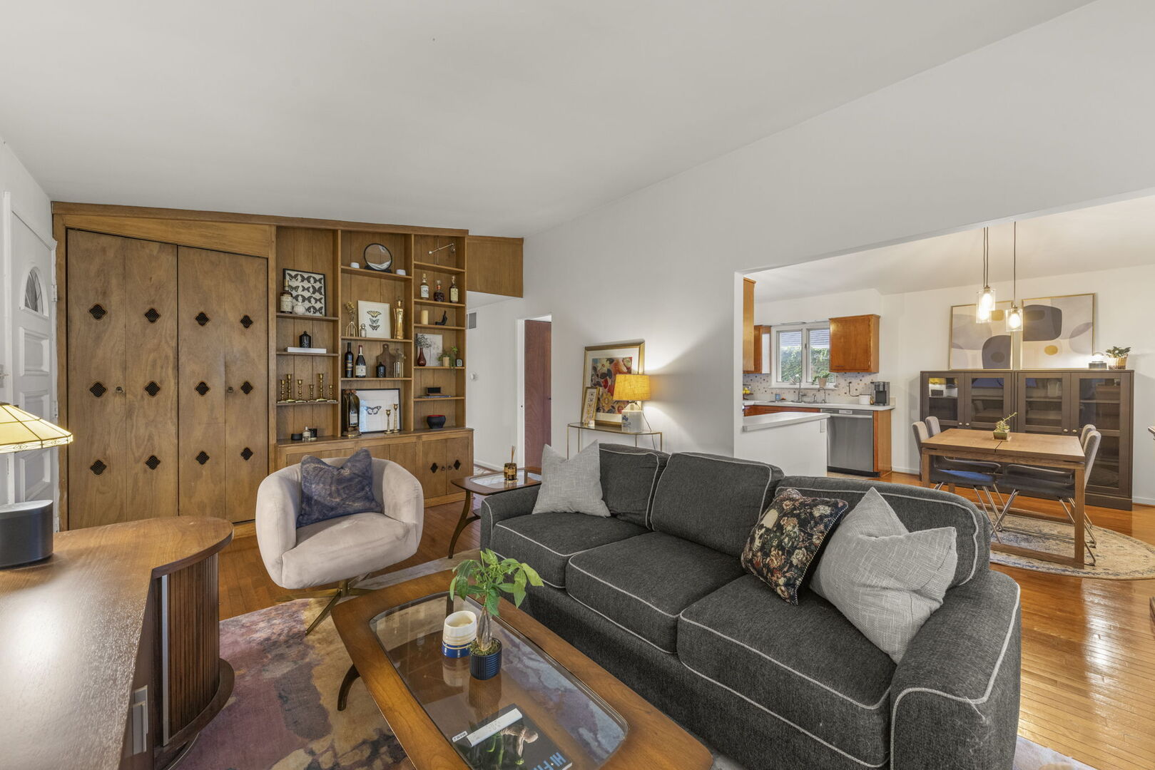 406 S Williston Street Property Photo 7