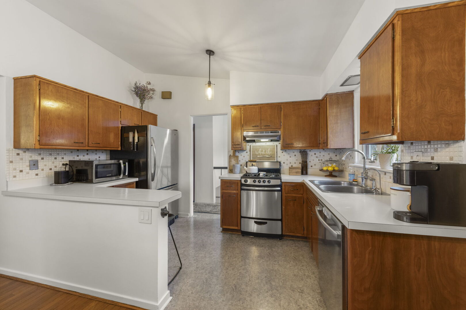 406 S Williston Street Property Photo 10
