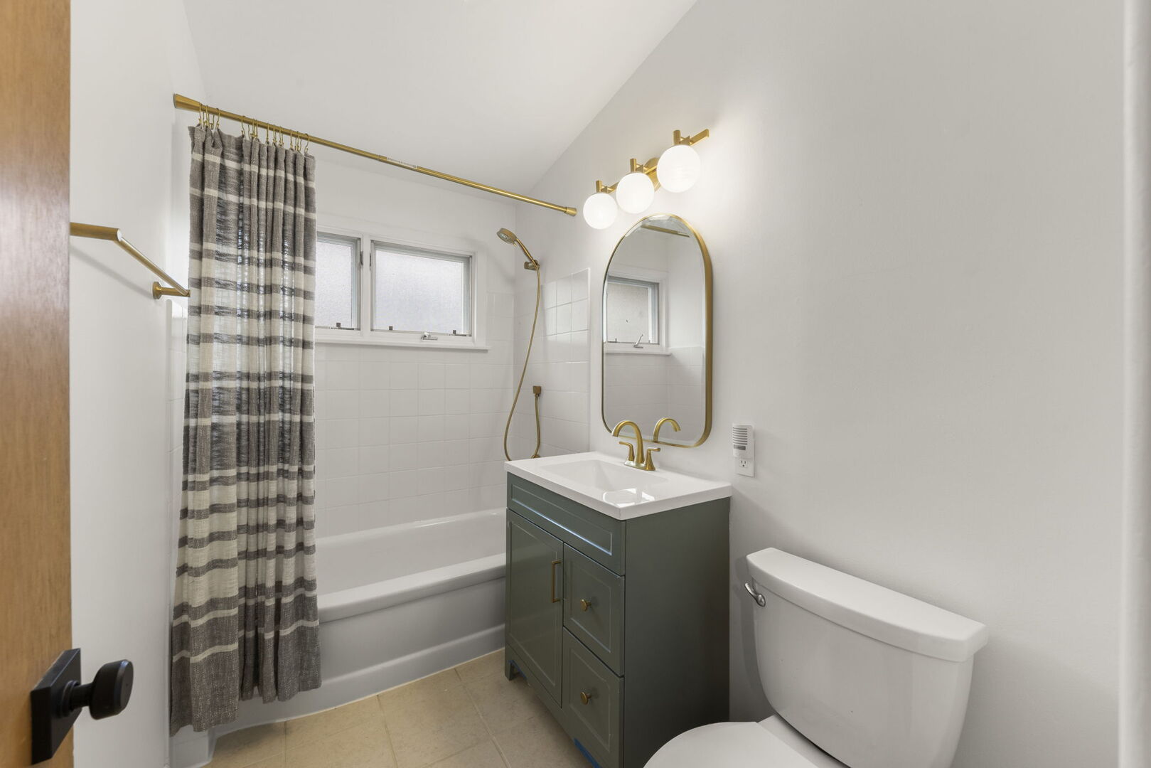 406 S Williston Street Property Photo 17