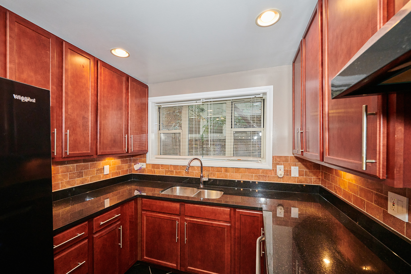 2205 W Highland Avenue 1n Property Photo 5