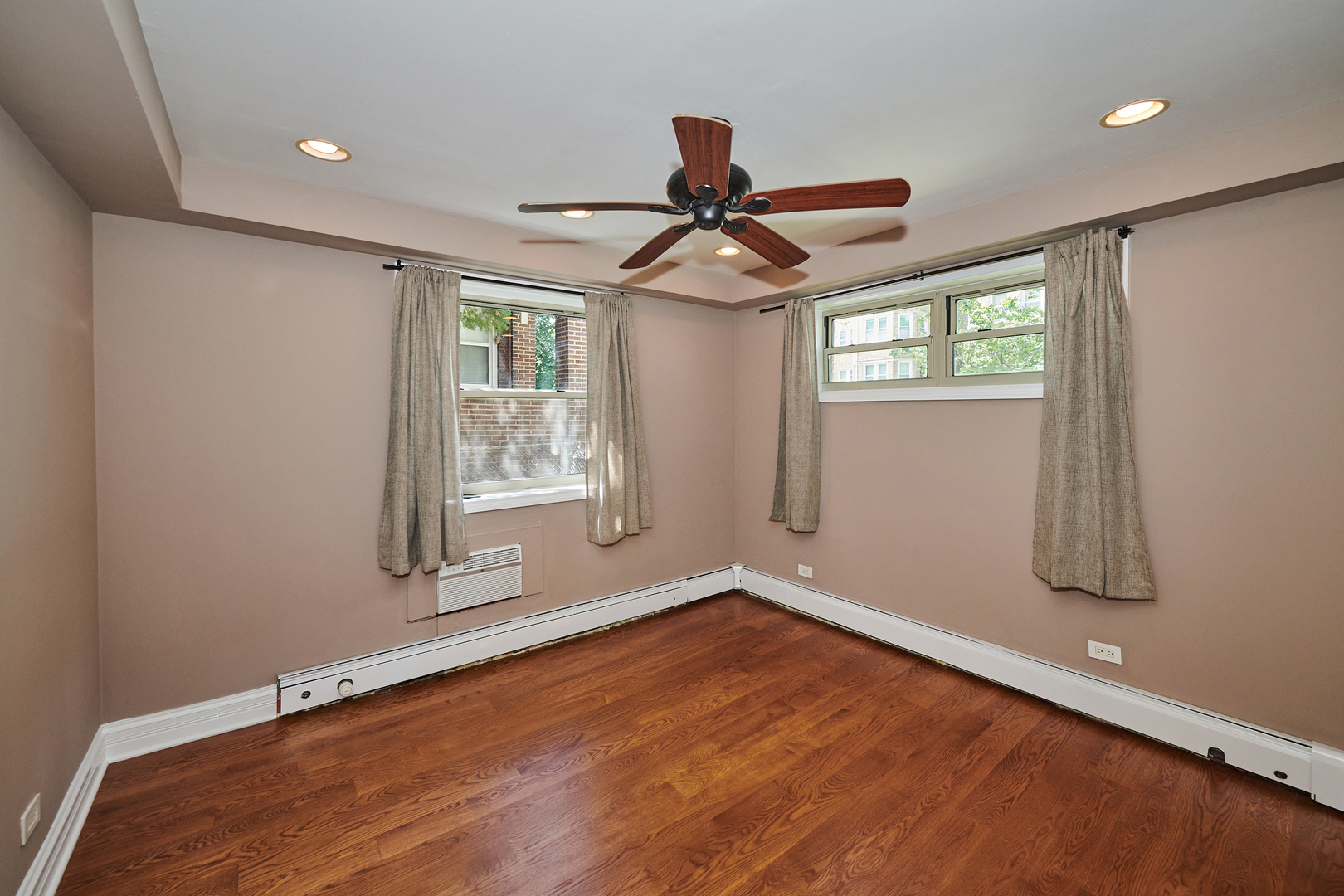 2205 W Highland Avenue 1n Property Photo 10