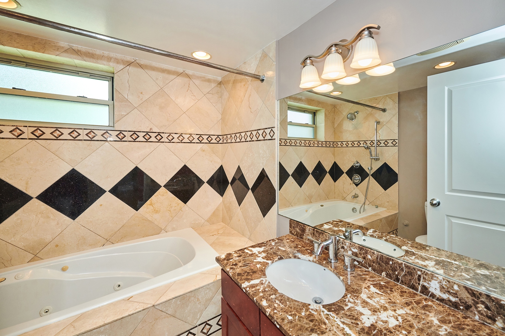 2205 W Highland Avenue 1n Property Photo 12