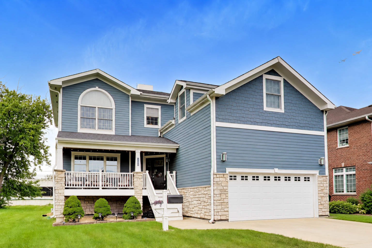 5608 N Fairview Avenue Property Photo 1